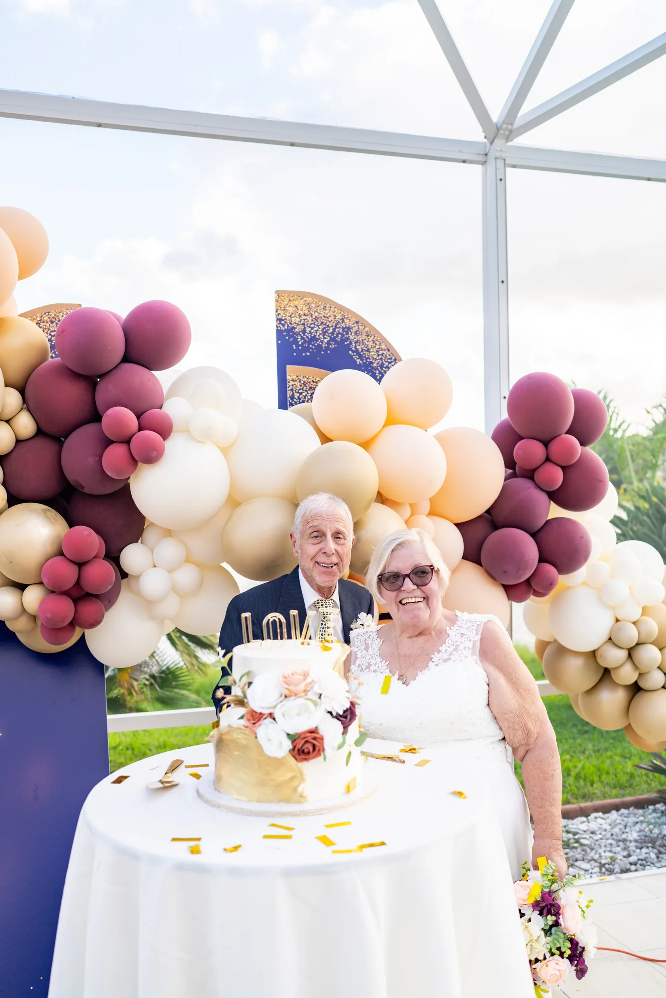 Wedding cake with balloon garland